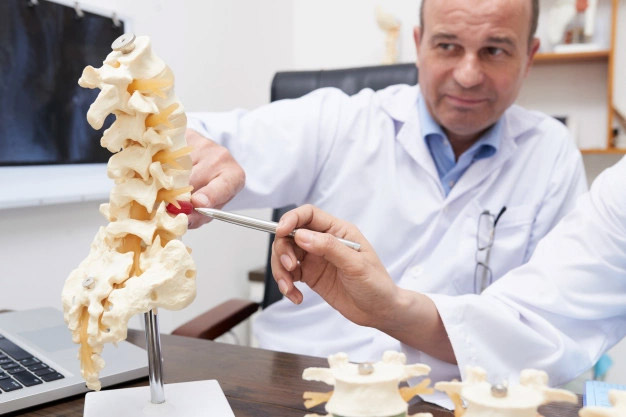 Common Spine problems, Symptoms & Treatment